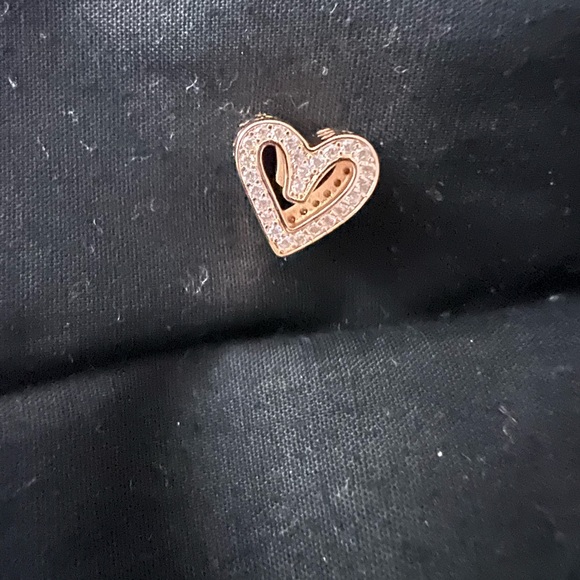 Sparkling Freehand Heart Charm - Picture 4 of 7